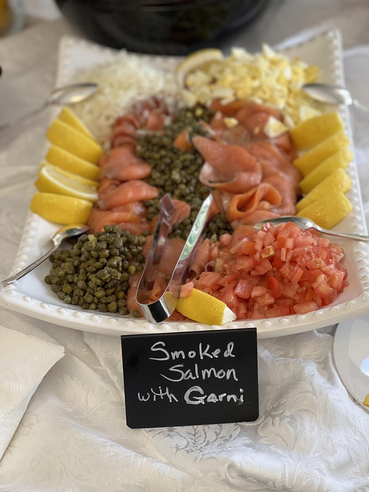 Smoked salmon with garnish